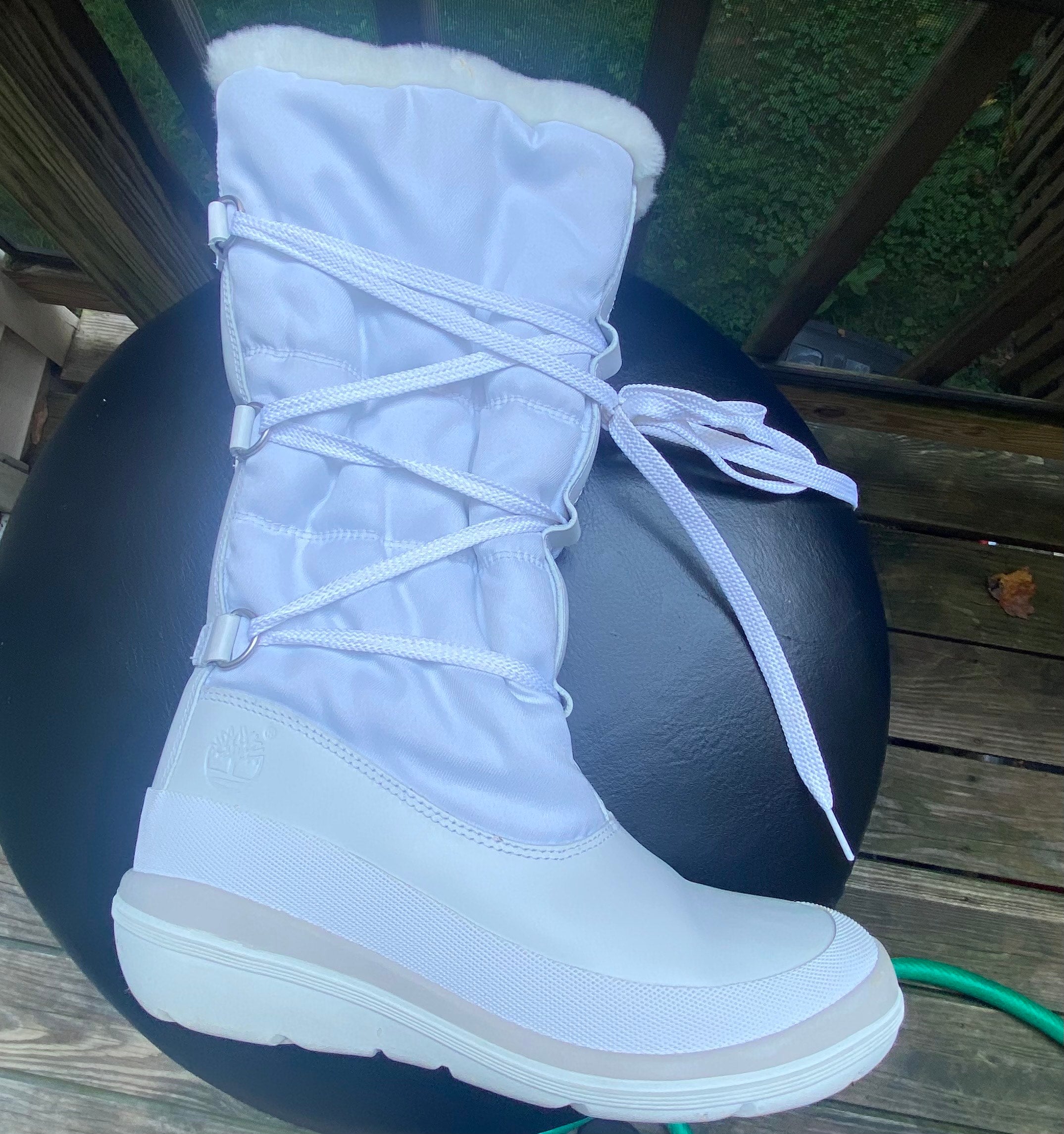 Y2K Timberland Fuzzy White Snow Boots | Size 6