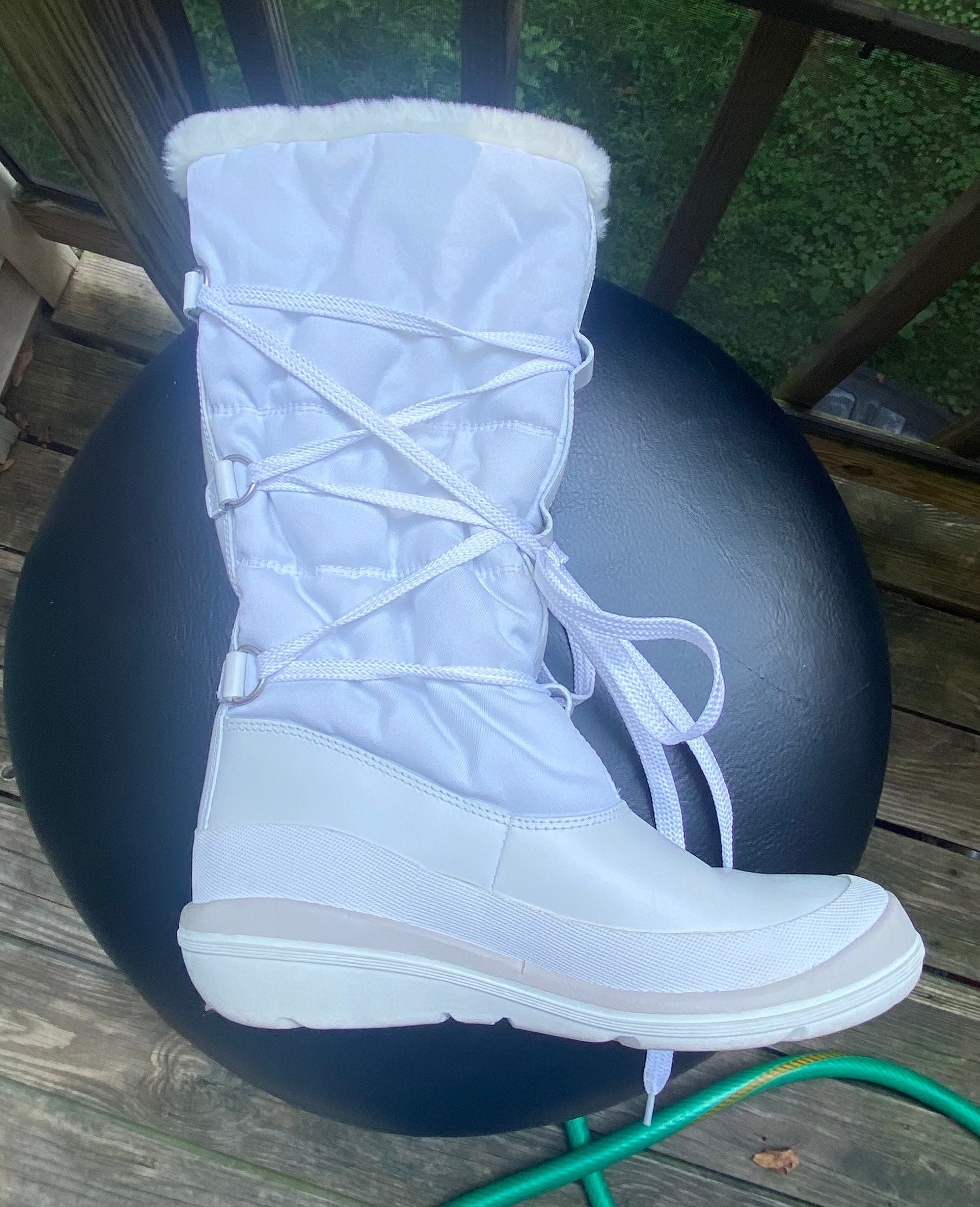 Y2K Timberland Fuzzy White Snow Boots | Size 6